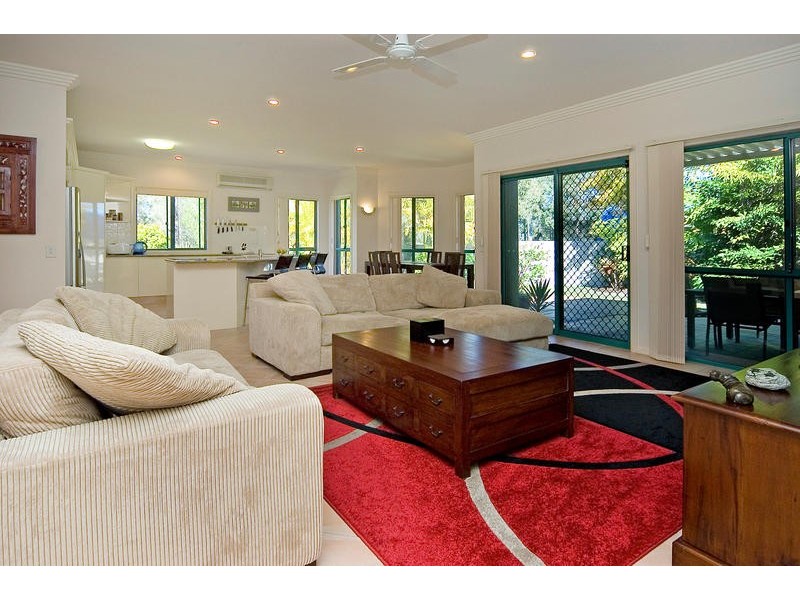 9 Herington Close, Arundel QLD 4214