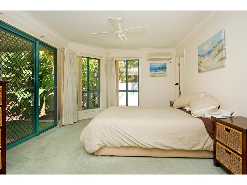 9 Herington Close, Arundel QLD 4214