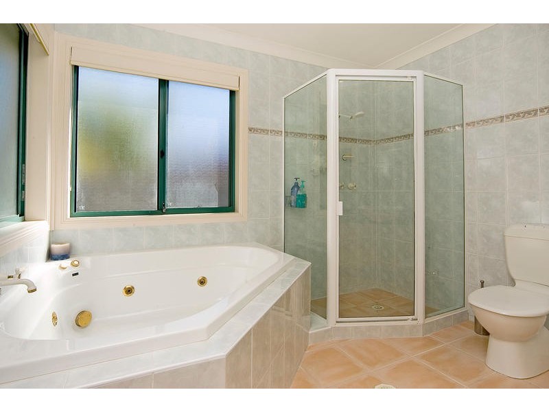 9 Herington Close, Arundel QLD 4214