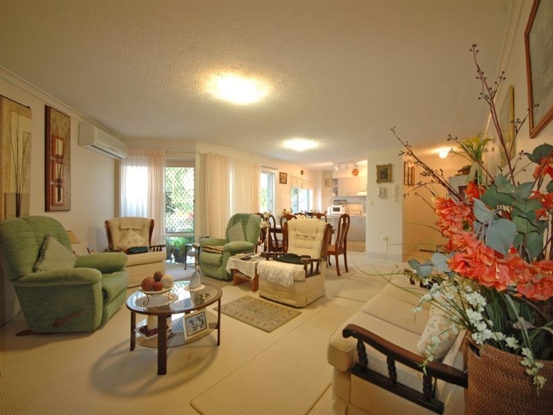 3/4 Madand Crescent, Runaway Bay QLD 4216