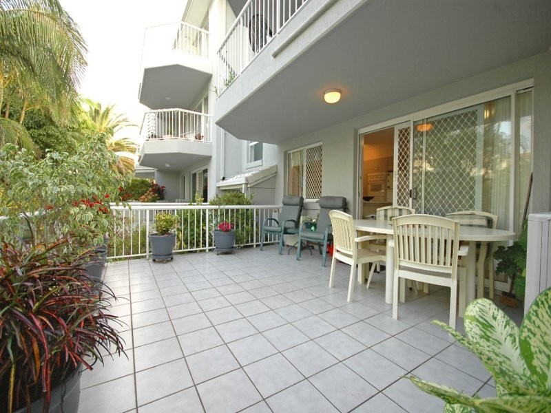 3/4 Madand Crescent, Runaway Bay QLD 4216