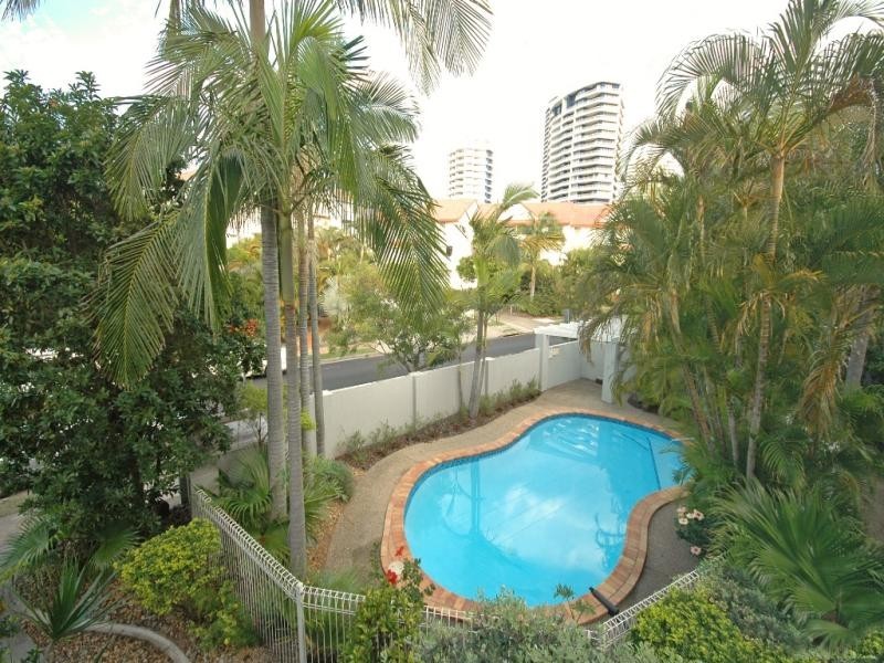 3/4 Madand Crescent, Runaway Bay QLD 4216