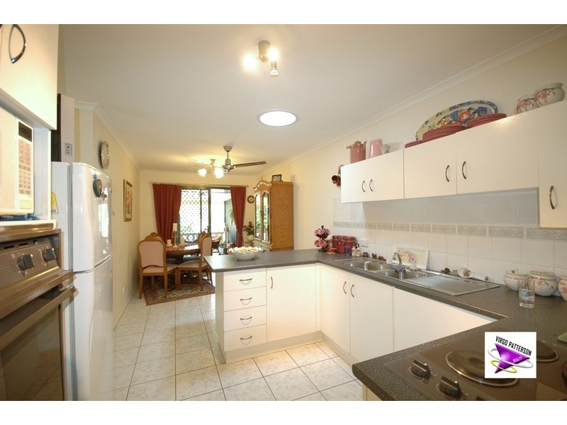 2/9 Vine Street, Oxenford QLD 4210