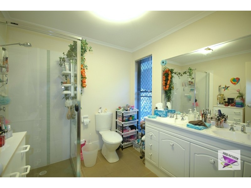 19 Wellers Street, Pacific Pines QLD 4211