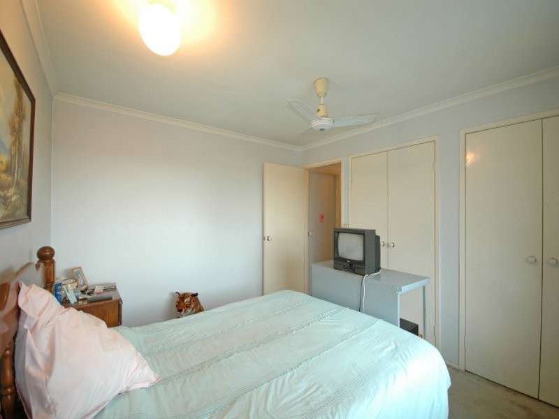 2/4 Orkney Place, Labrador QLD 4215