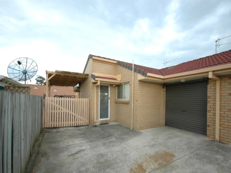 2/4 Orkney Place, Labrador QLD 4215