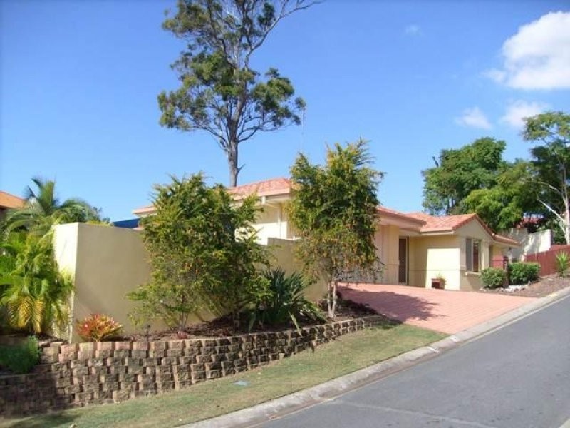 4 Moonda Court, Helensvale QLD 4212