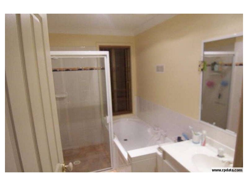 4 Moonda Court, Helensvale QLD 4212