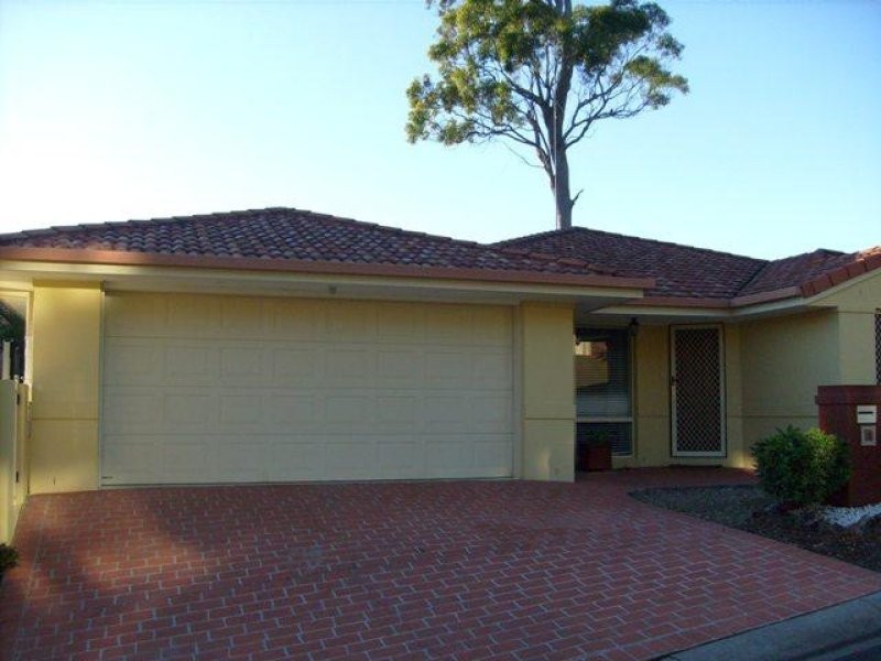 4 Moonda Court, Helensvale QLD 4212