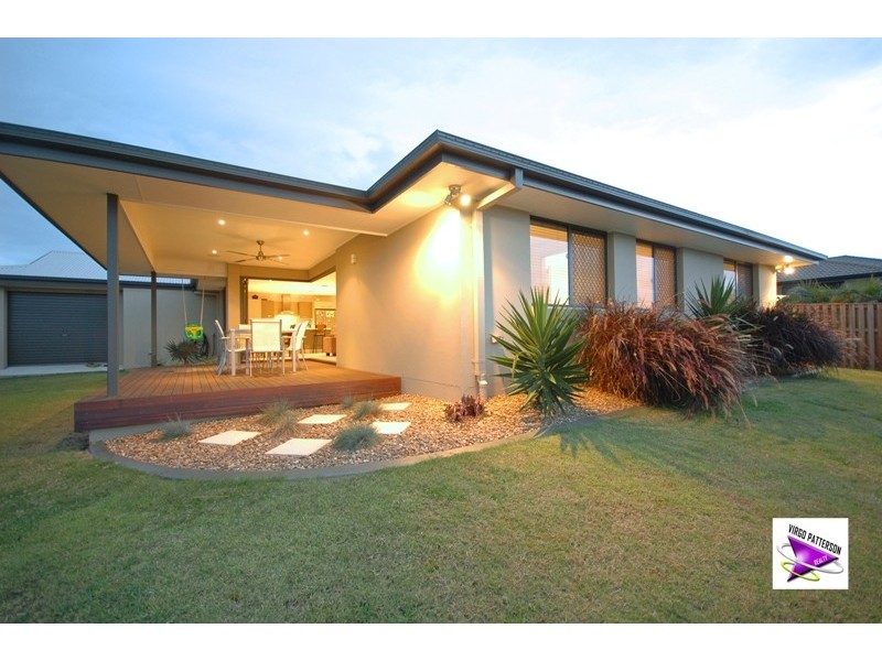 8 Beaumont St, Pacific Pines QLD 4211