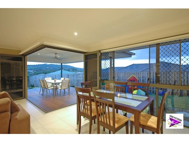 8 Beaumont St, Pacific Pines QLD 4211