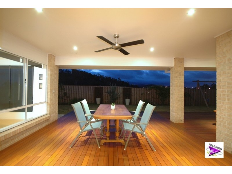 6 Osmond Court, Pacific Pines QLD 4211