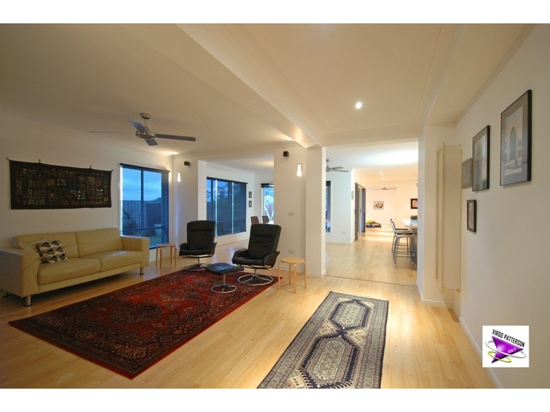 6 Osmond Court, Pacific Pines QLD 4211