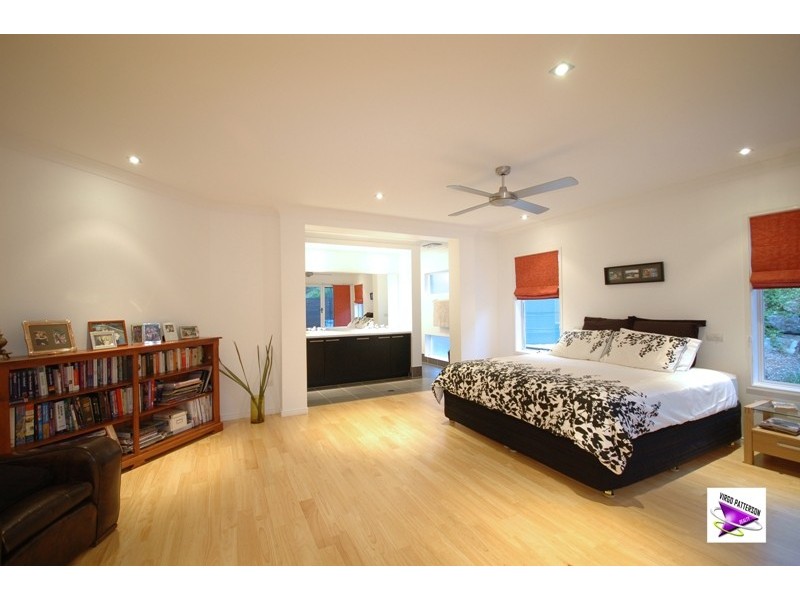 6 Osmond Court, Pacific Pines QLD 4211