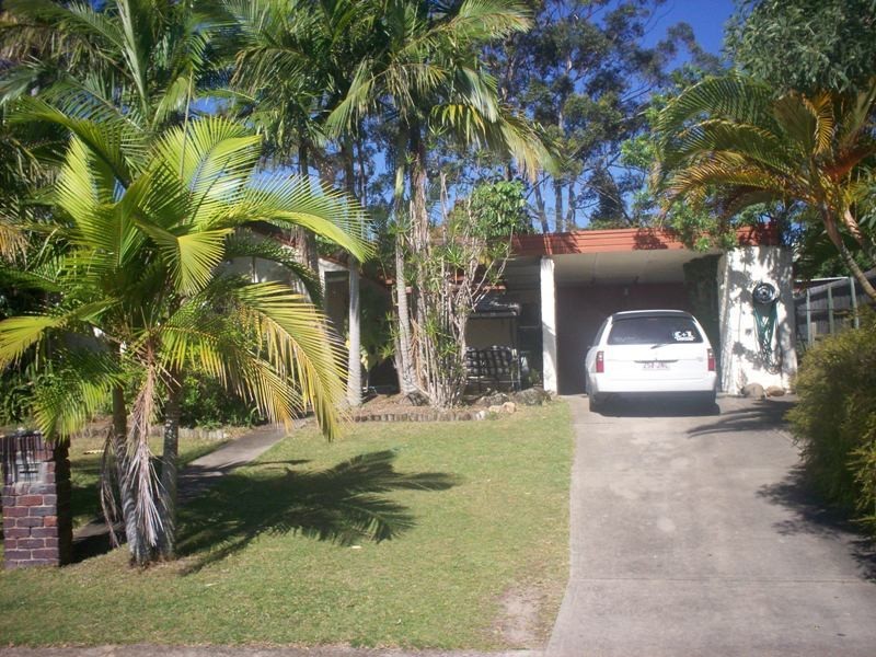 15 Winani Drive, Ashmore QLD 4214