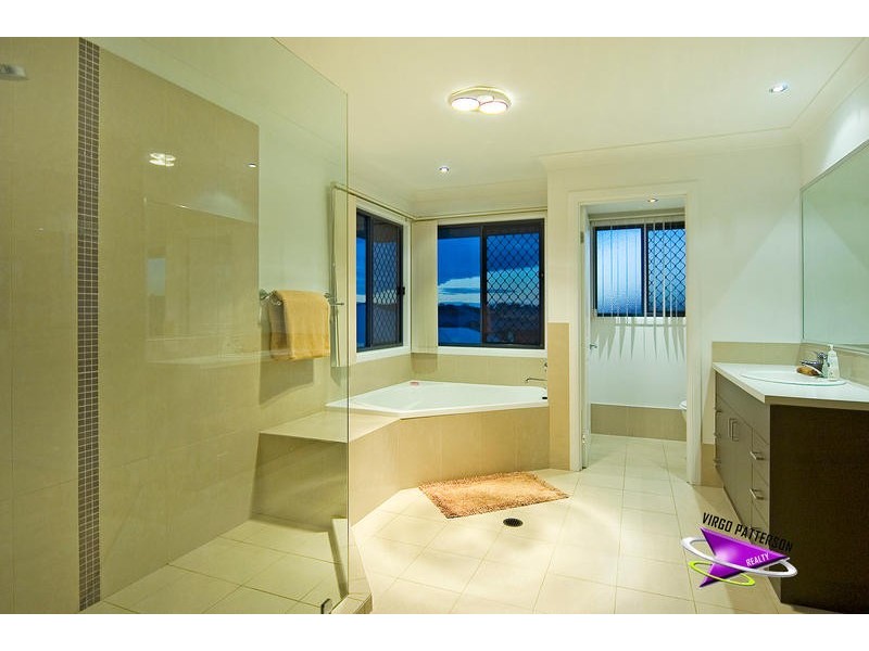 17 Leander Circuit, Oxenford QLD 4210