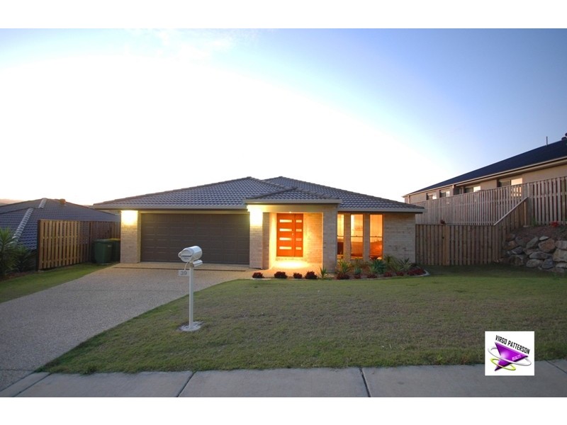 39 Angourie Crescent, Pacific Pines QLD 4211