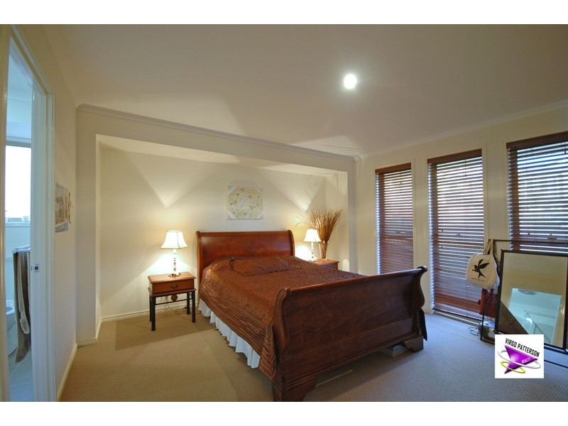 39 Angourie Crescent, Pacific Pines QLD 4211