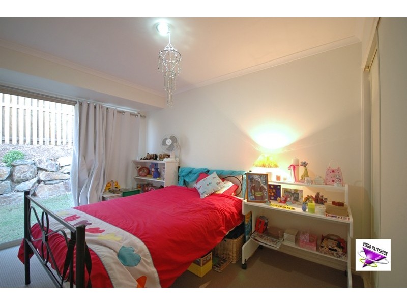 39 Angourie Crescent, Pacific Pines QLD 4211