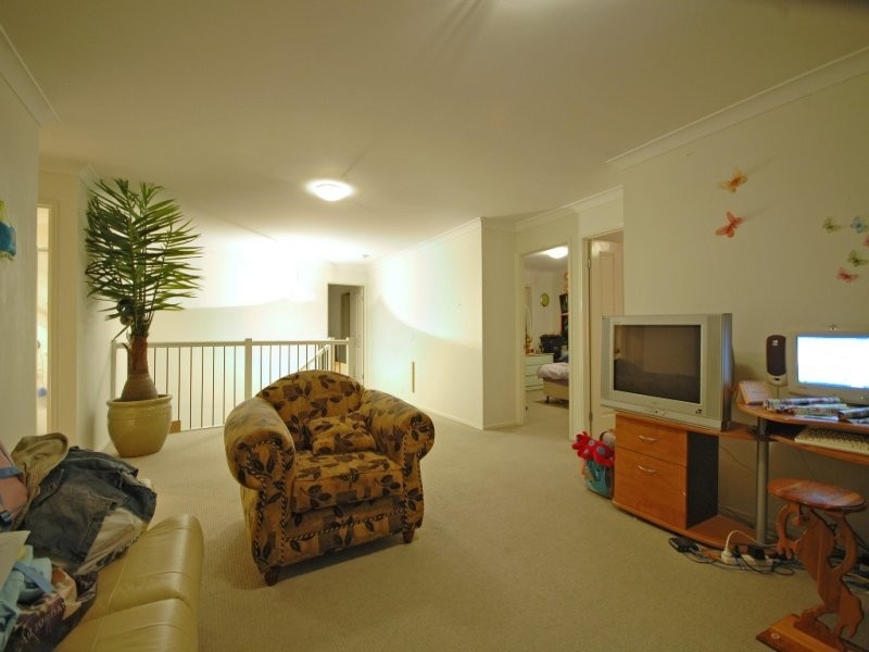 12 Rimu Place, Molendinar QLD 4214