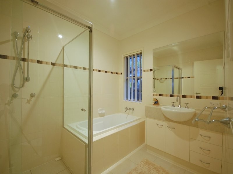 9 Silkwood Way, Molendinar QLD 4214