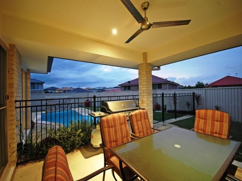 9 Silkwood Way, Molendinar QLD 4214