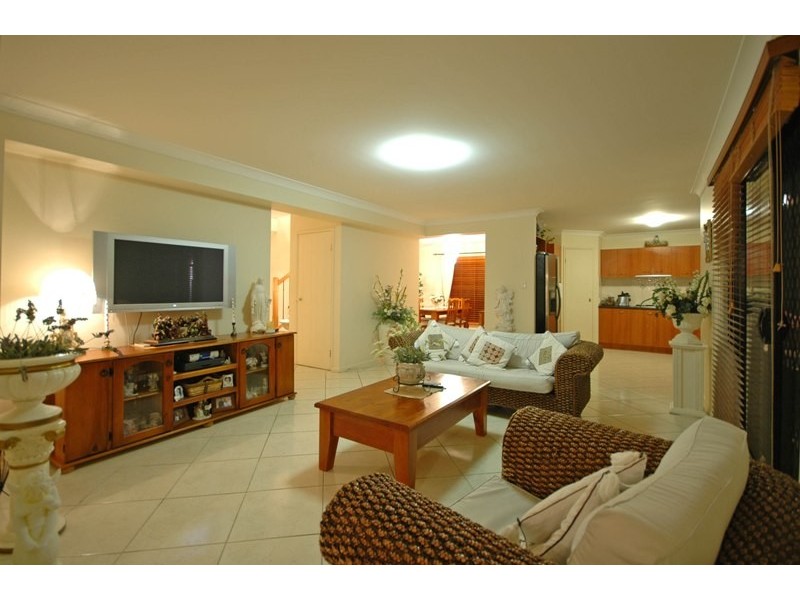 35 Lillywood Circuit, Molendinar QLD 4214