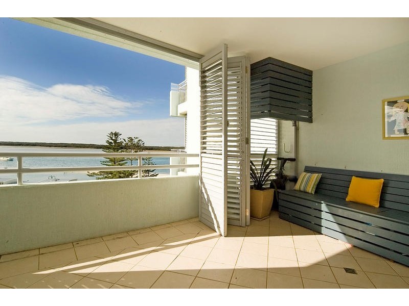 509/352 Marine Parade, Labrador QLD 4215