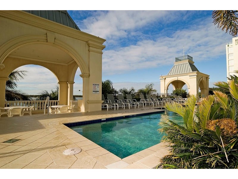 509/352 Marine Parade, Labrador QLD 4215