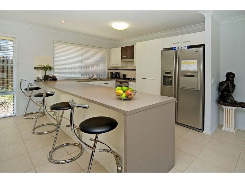 2 Calypso Court, Pacific Pines QLD 4211