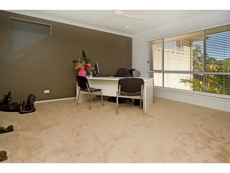 2 Calypso Court, Pacific Pines QLD 4211