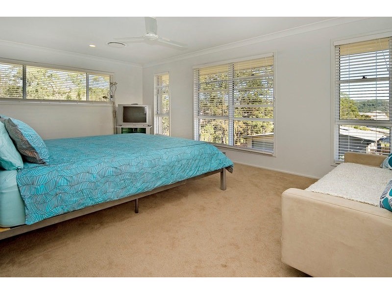 2 Calypso Court, Pacific Pines QLD 4211