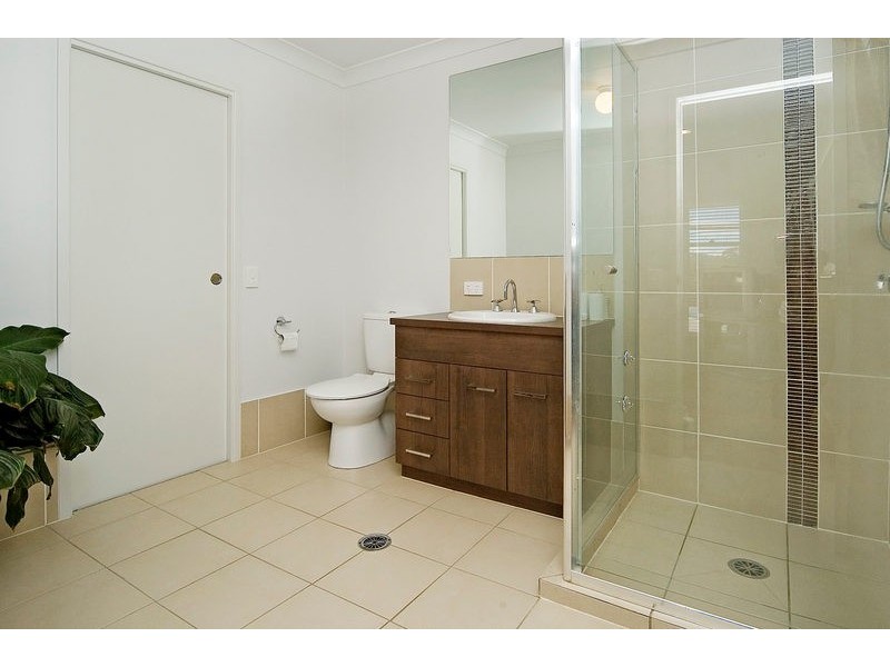 2 Calypso Court, Pacific Pines QLD 4211