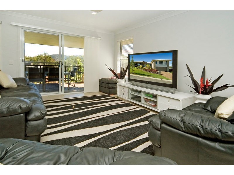 2 Calypso Court, Pacific Pines QLD 4211