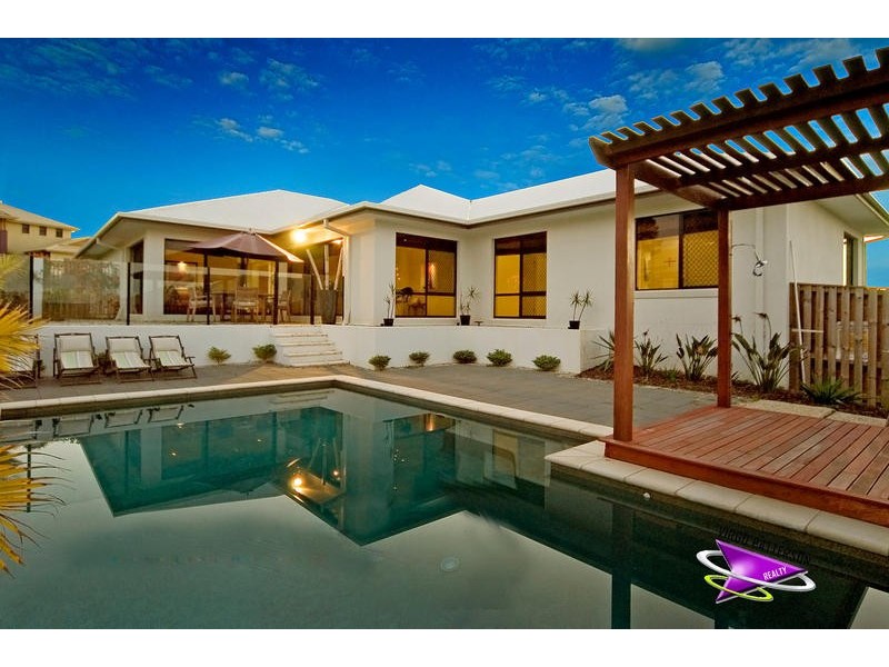 21 Slipstream Rd, Coomera Waters QLD 4209