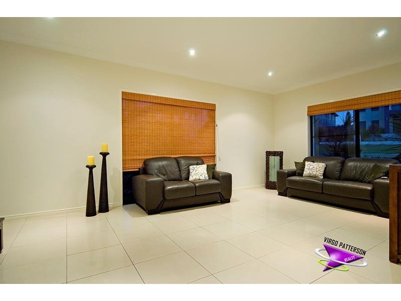 21 Slipstream Rd, Coomera Waters QLD 4209