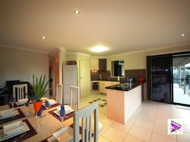 2/106 Glade Drive, Gaven QLD 4211