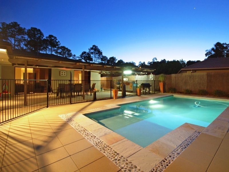 2/106 Glade Drive, Gaven QLD 4211