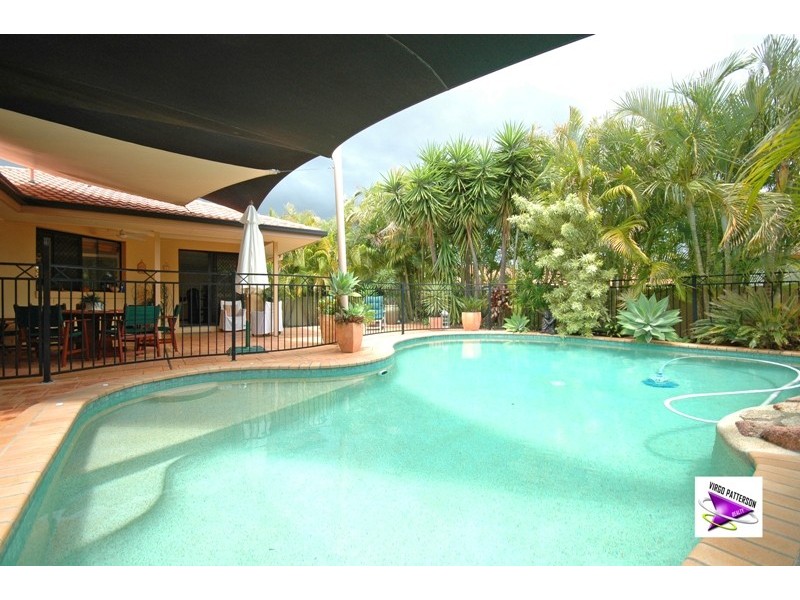 6 Shoreham Chase, Arundel QLD 4214