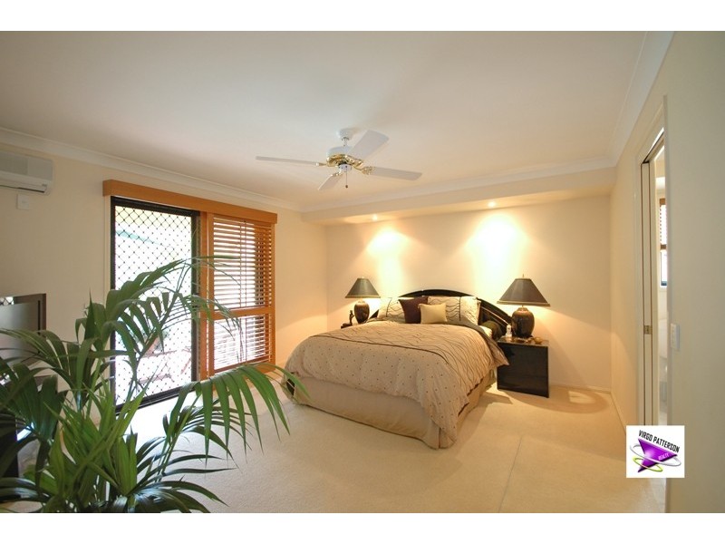 6 Shoreham Chase, Arundel QLD 4214