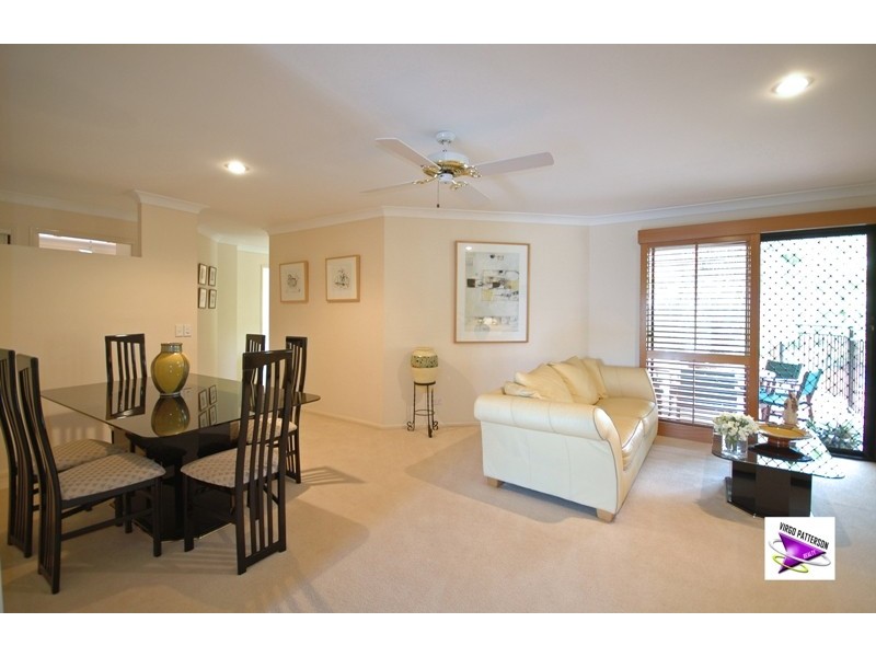 6 Shoreham Chase, Arundel QLD 4214