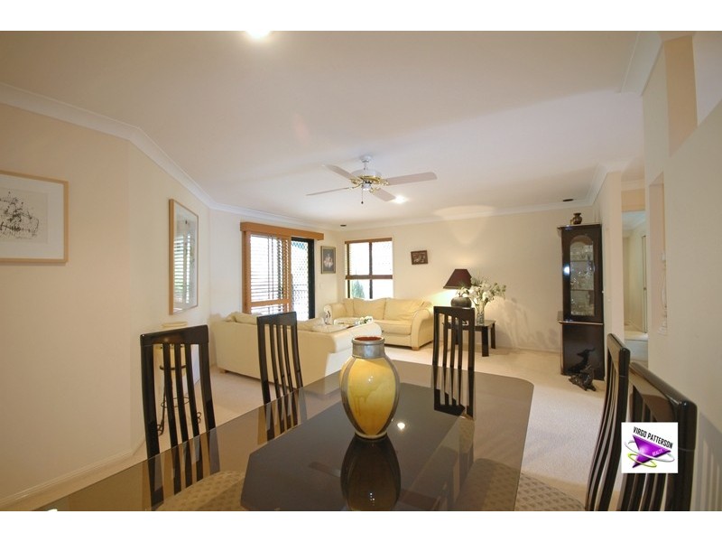 6 Shoreham Chase, Arundel QLD 4214