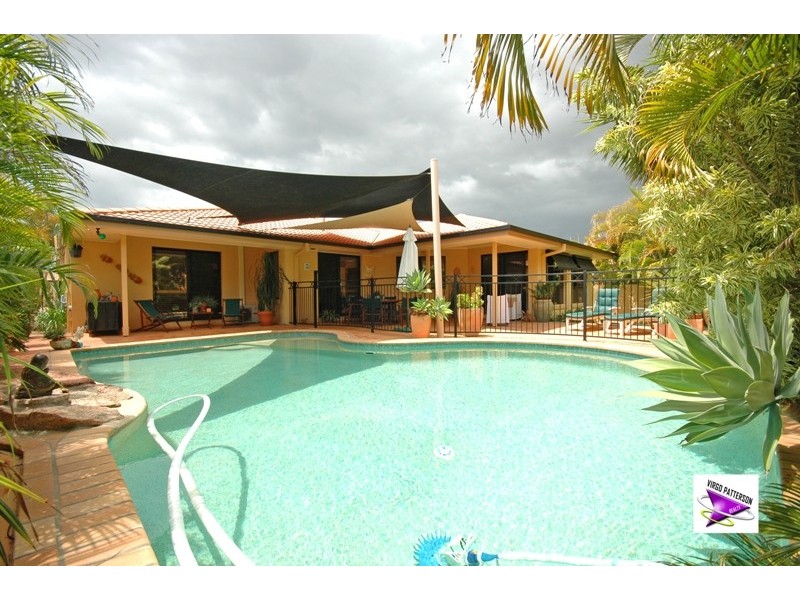 6 Shoreham Chase, Arundel QLD 4214