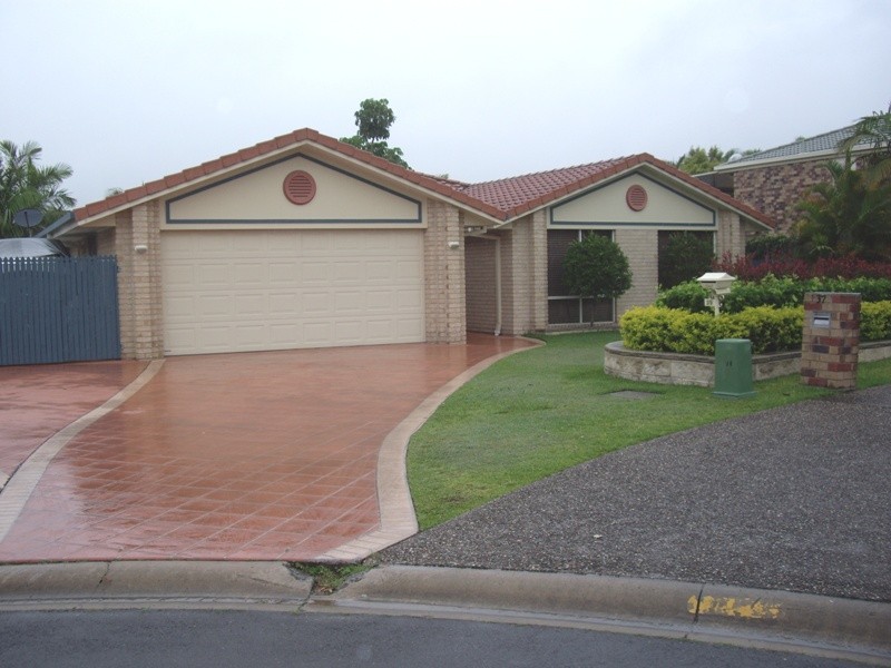 39 Howland Circuit, Pacific Pines QLD 4211