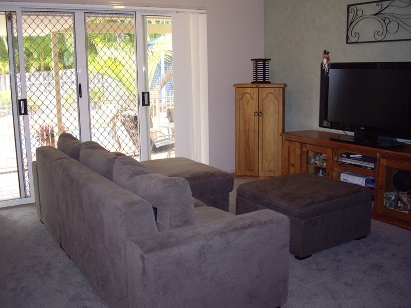 39 Howland Circuit, Pacific Pines QLD 4211