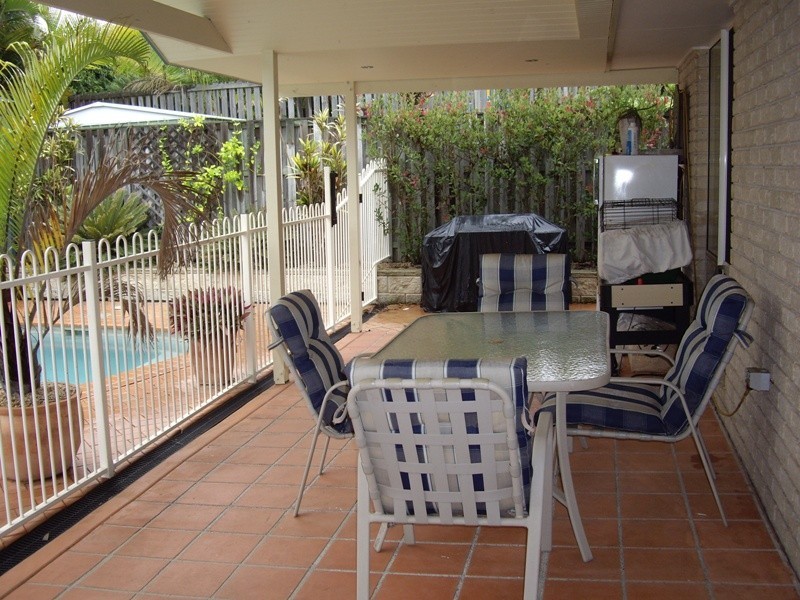 39 Howland Circuit, Pacific Pines QLD 4211
