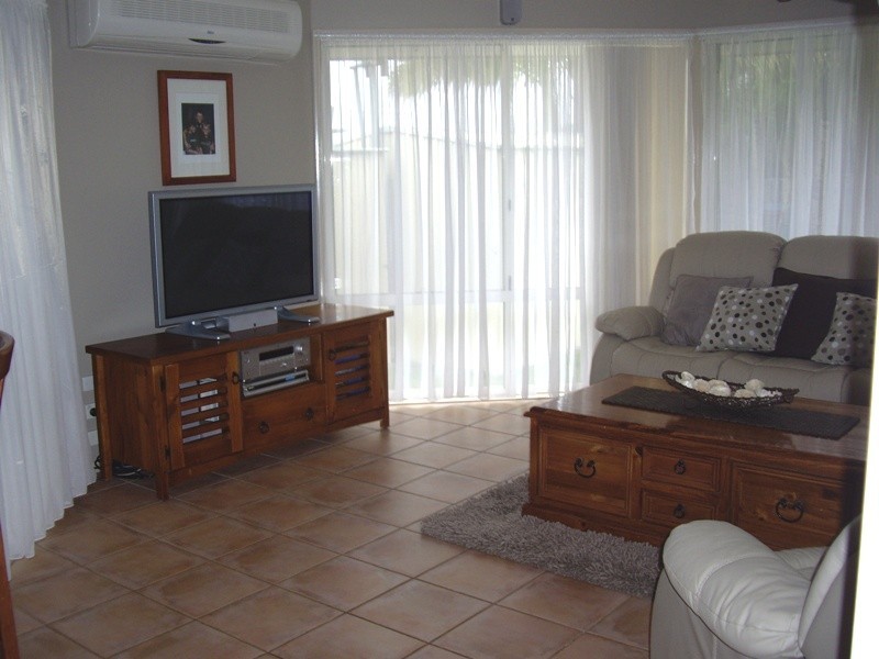 39 Howland Circuit, Pacific Pines QLD 4211