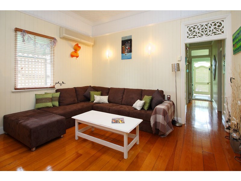 17 Harris Street, Hawthorne QLD 4171
