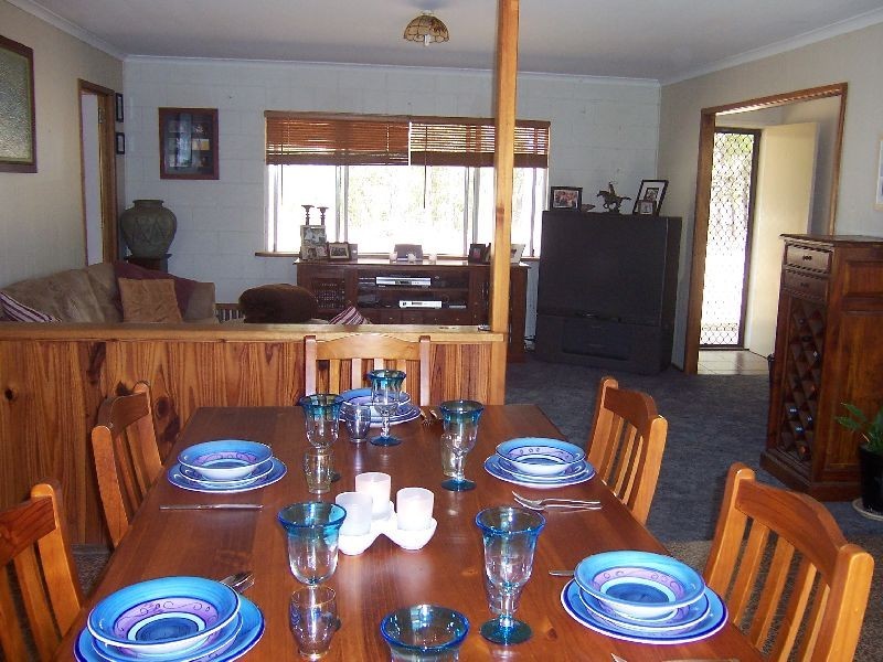 42 Nall Road, Goomboorian QLD 4570