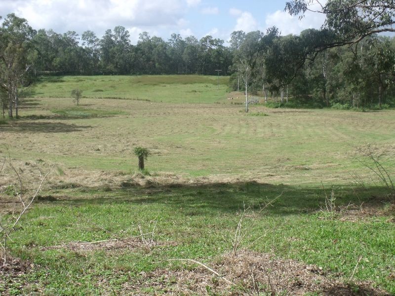 42 Nall Road, Goomboorian QLD 4570